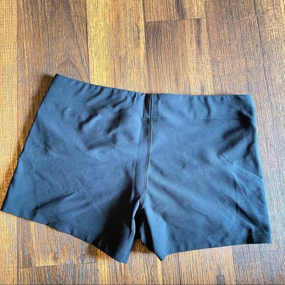 Nike shorts  - Picture 2 of 7